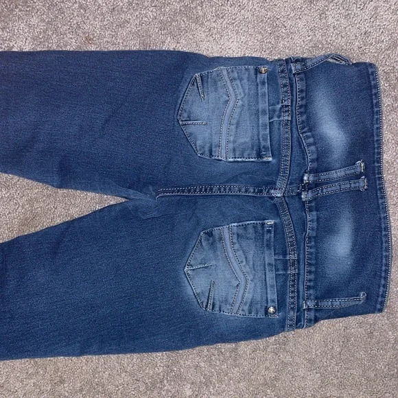 Color:blue - Picture 3 of 3